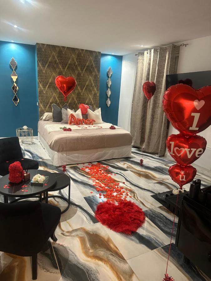Suite De Prestige Avec Spa & Cinema 塞纳河畔伊夫里 外观 照片